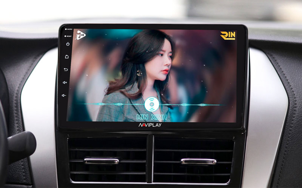 ảnh thực tế màn hình Naviplay cho xe ô tô 5