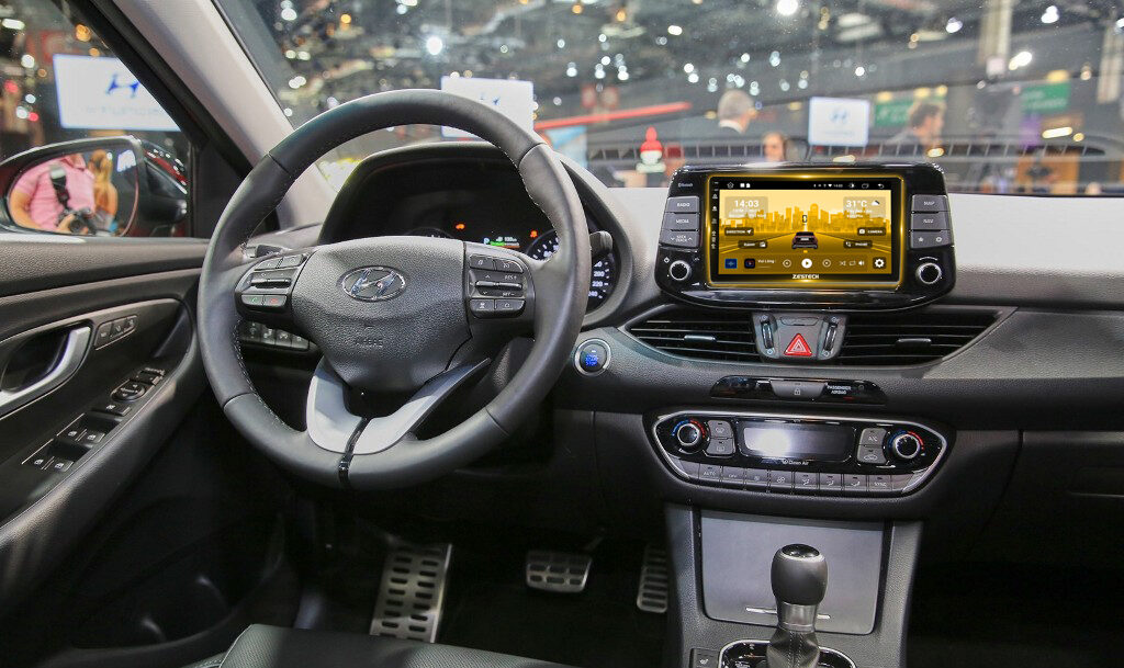 màn-hình-Zestech-cho-xe-Hyundai-i30