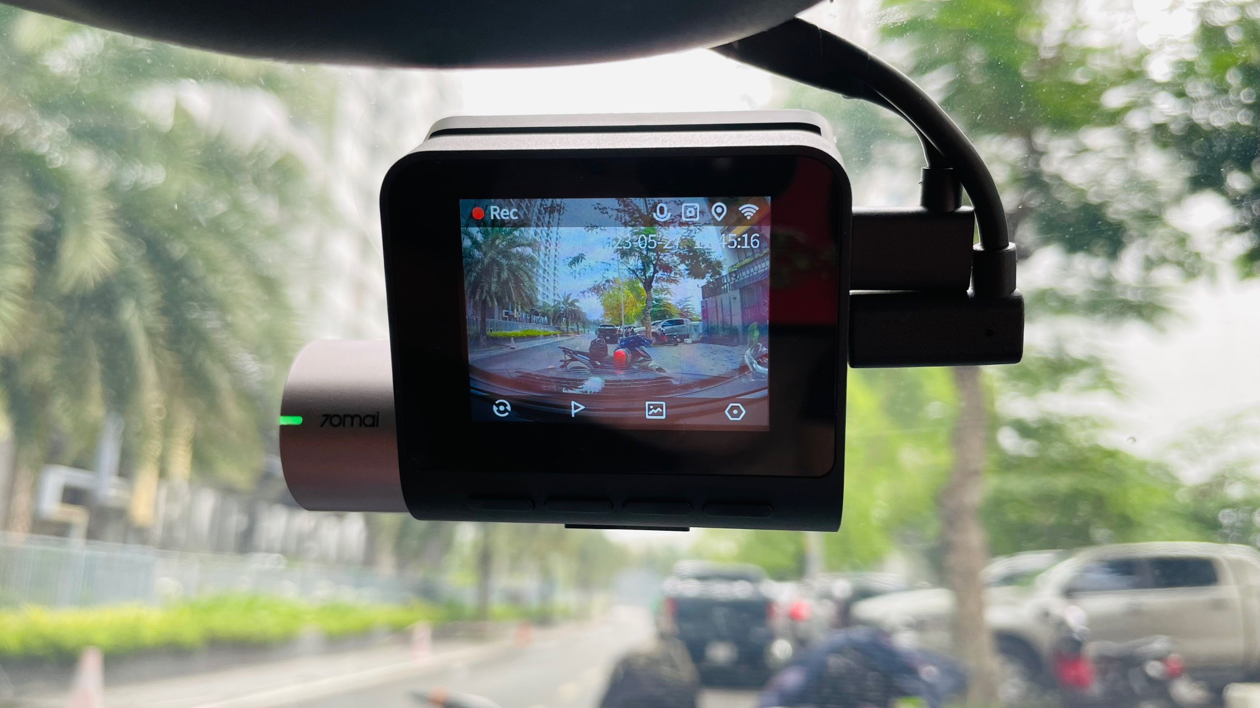 Lắp camera hành trình Xiaomi 70mai chính hãng giá rẻ tại Ninh Thuận